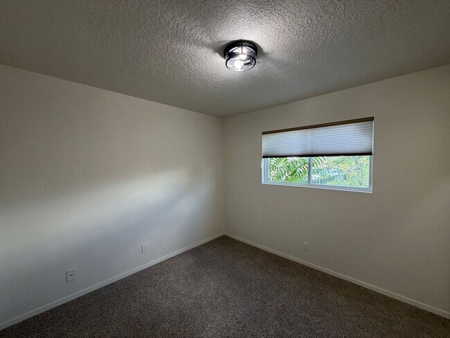 Building Photo - 3 Bedroom Single Story Home Available Near Unser Blvd NW & Paradise Blvd NW!