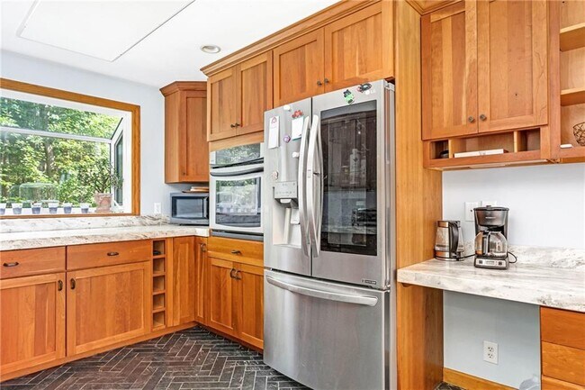 Building Photo - 45 S Killingly Rd