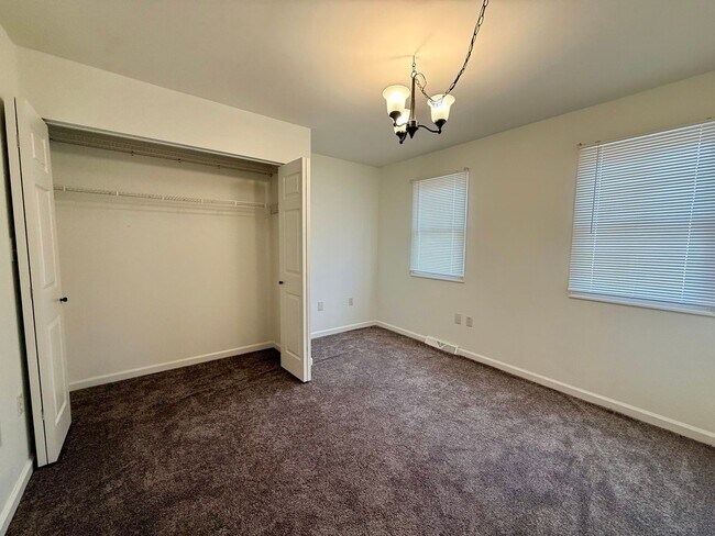 Building Photo - 202 Heatherwood Dr