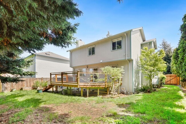 Building Photo - Beautiful Renovated Four Bedroom House for...