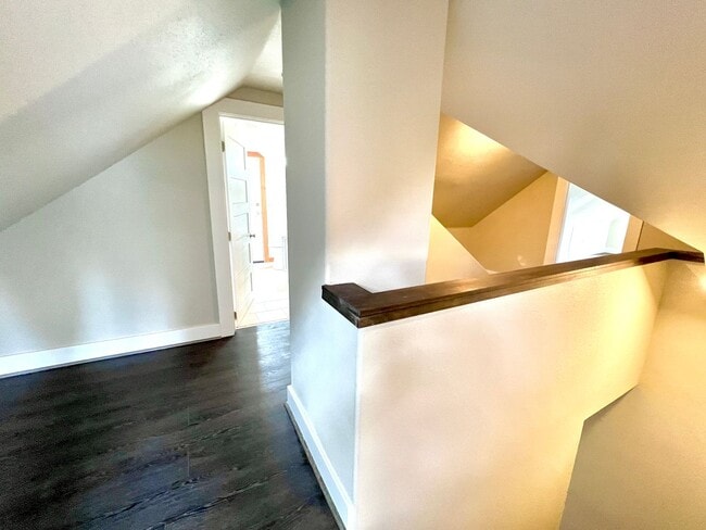 Building Photo - ROSEG01