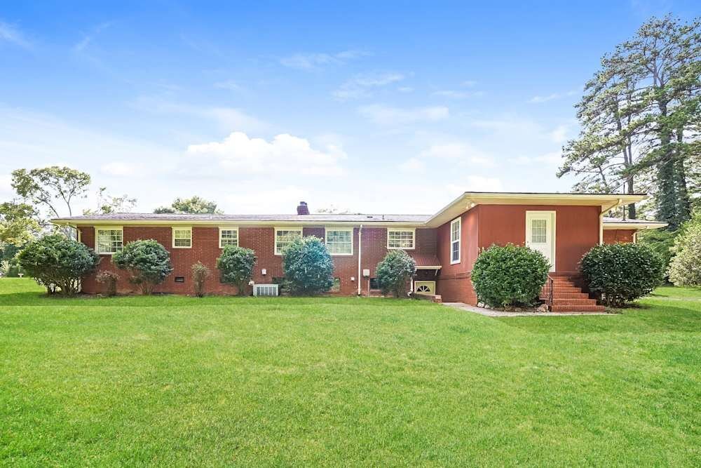 Building Photo - 207 N Milford Dr