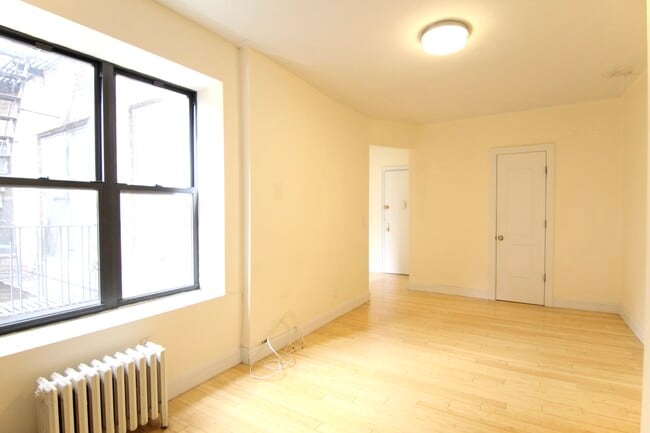 Building Photo - 66 St Nicholas Pl