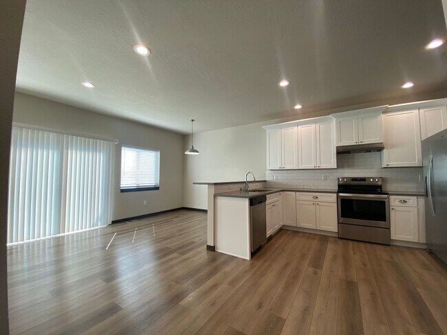 Building Photo - 4310-4312 N Centennial Ln