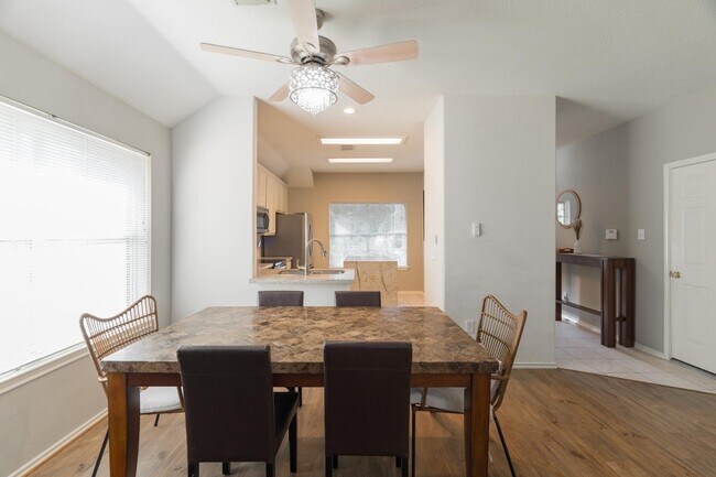 Building Photo - 46 S Wynnoak Cir