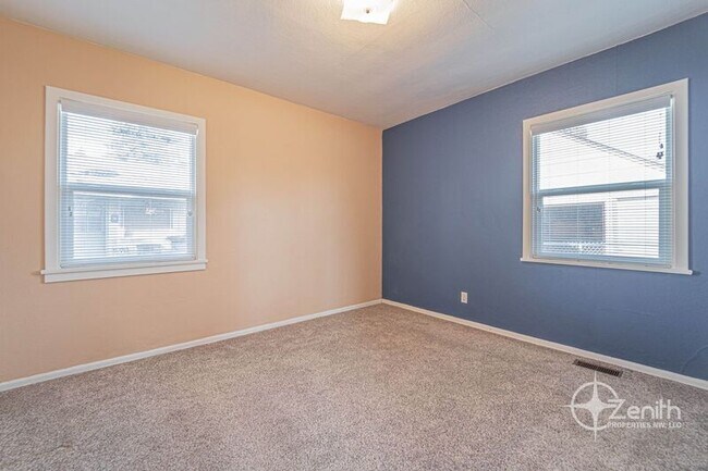 Building Photo - 2502 Fairmount Ave