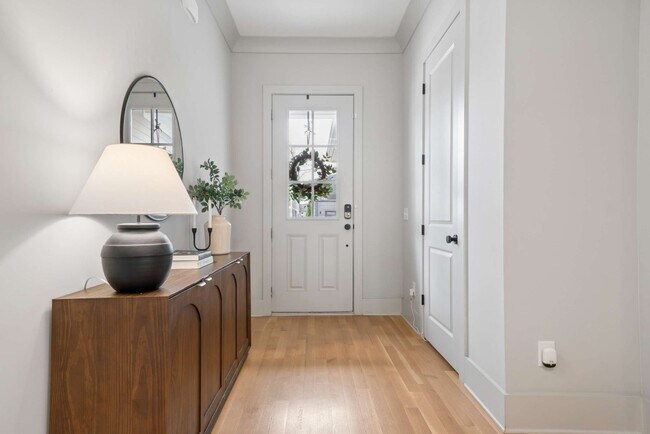 Building Photo - 6368 Alamo Pl