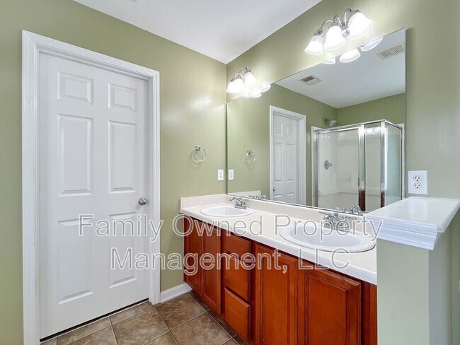 Building Photo - 320 Burton Ct