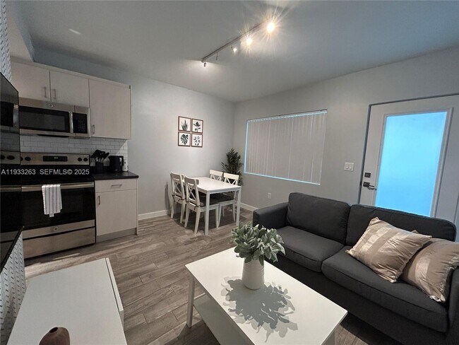 Building Photo - 1035 Euclid Ave