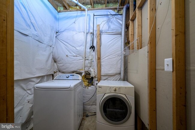 Building Photo - 105 Brenwick Ct