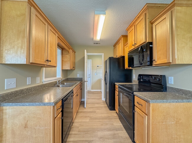 Building Photo - 304 Brina Rd