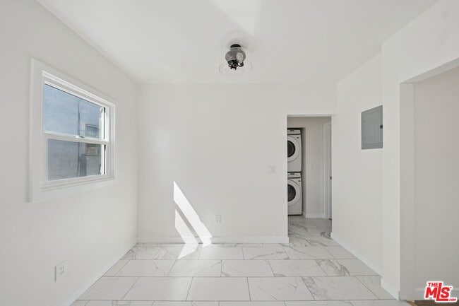 Building Photo - 1027 N Gardner St