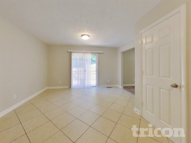 Building Photo - 645 Belgium Dr