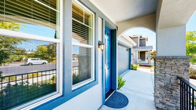 Building Photo - Rare Santa Rosa Four Bedroom house in Desi...