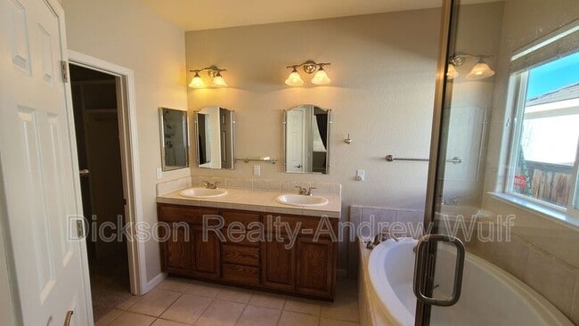 Building Photo - 7867 Morgan Pointe Cir