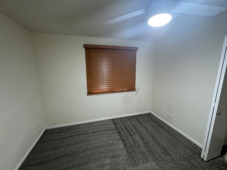smallest bedroom - 1207 E Loyola Dr