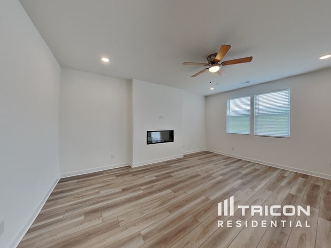 Building Photo - 156 Millbrook Dr