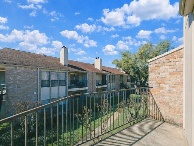 Building Photo - 8100 Cambridge St