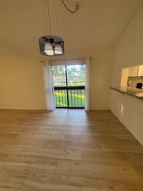 Building Photo - 350 Club Cir