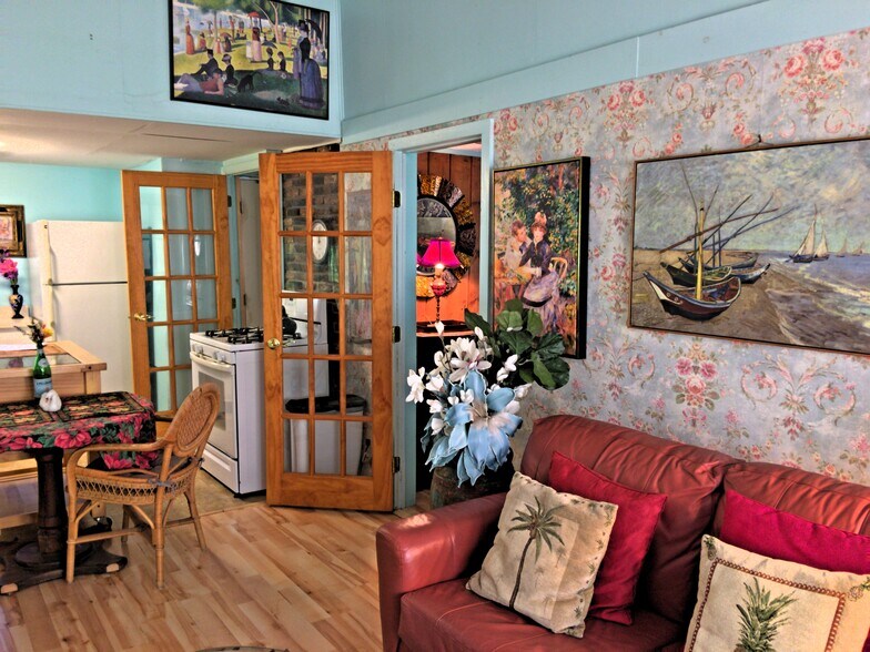 Livingroom - 111 Causeway Rd
