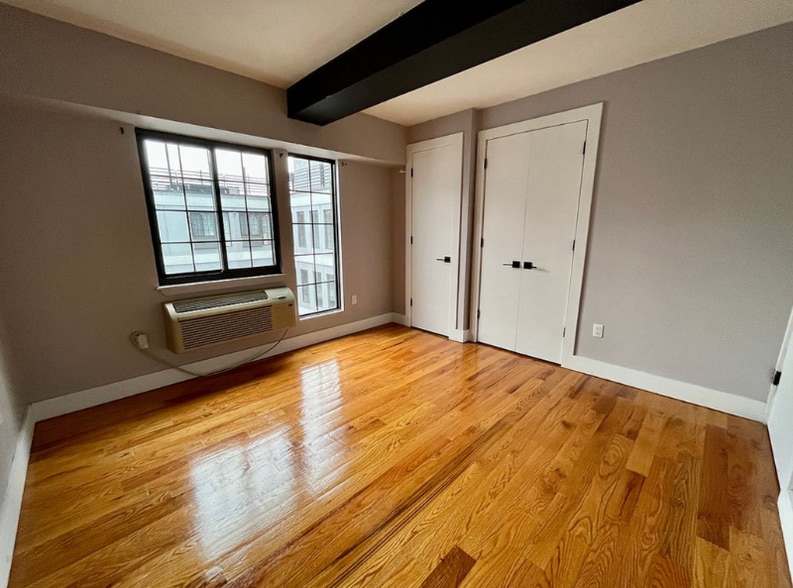 Building Photo - 186 Lenox Rd