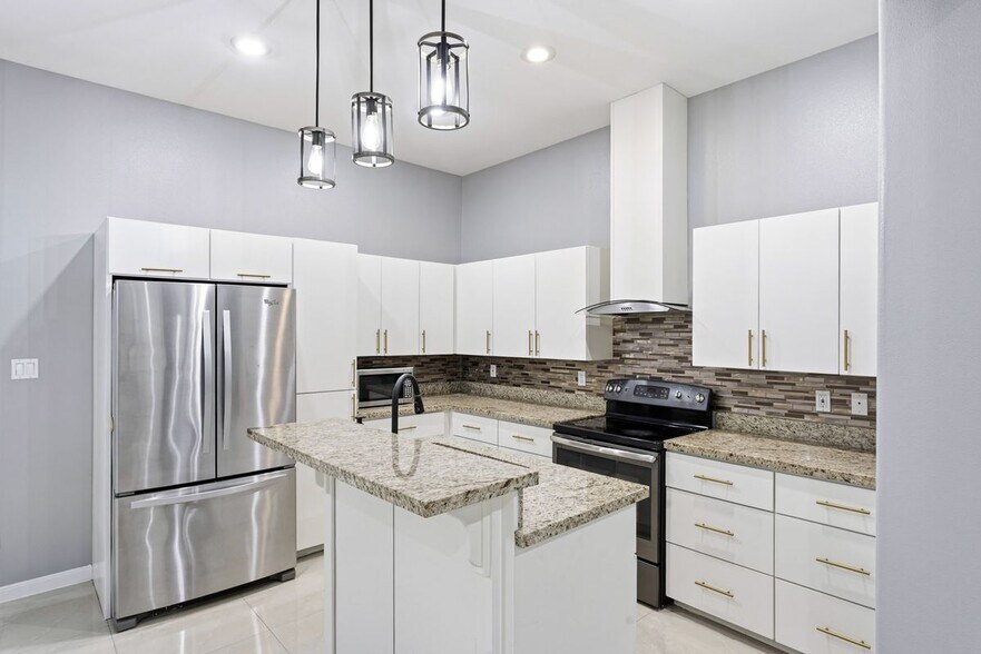 Building Photo - 4000 S Las Nubes