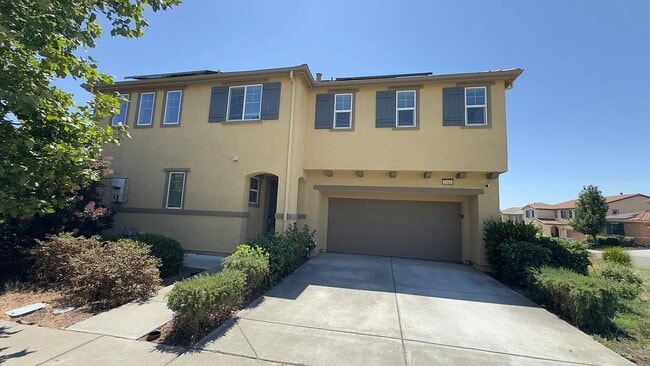 Building Photo - 2501 Chuck Hammond Dr