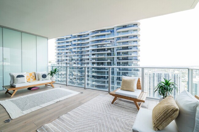 Building Photo - 1010 Brickell Ave