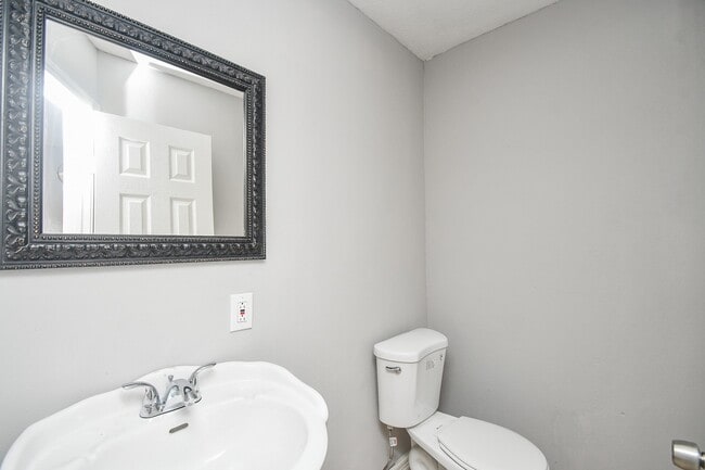 Building Photo - 9414 Beringwood Dr