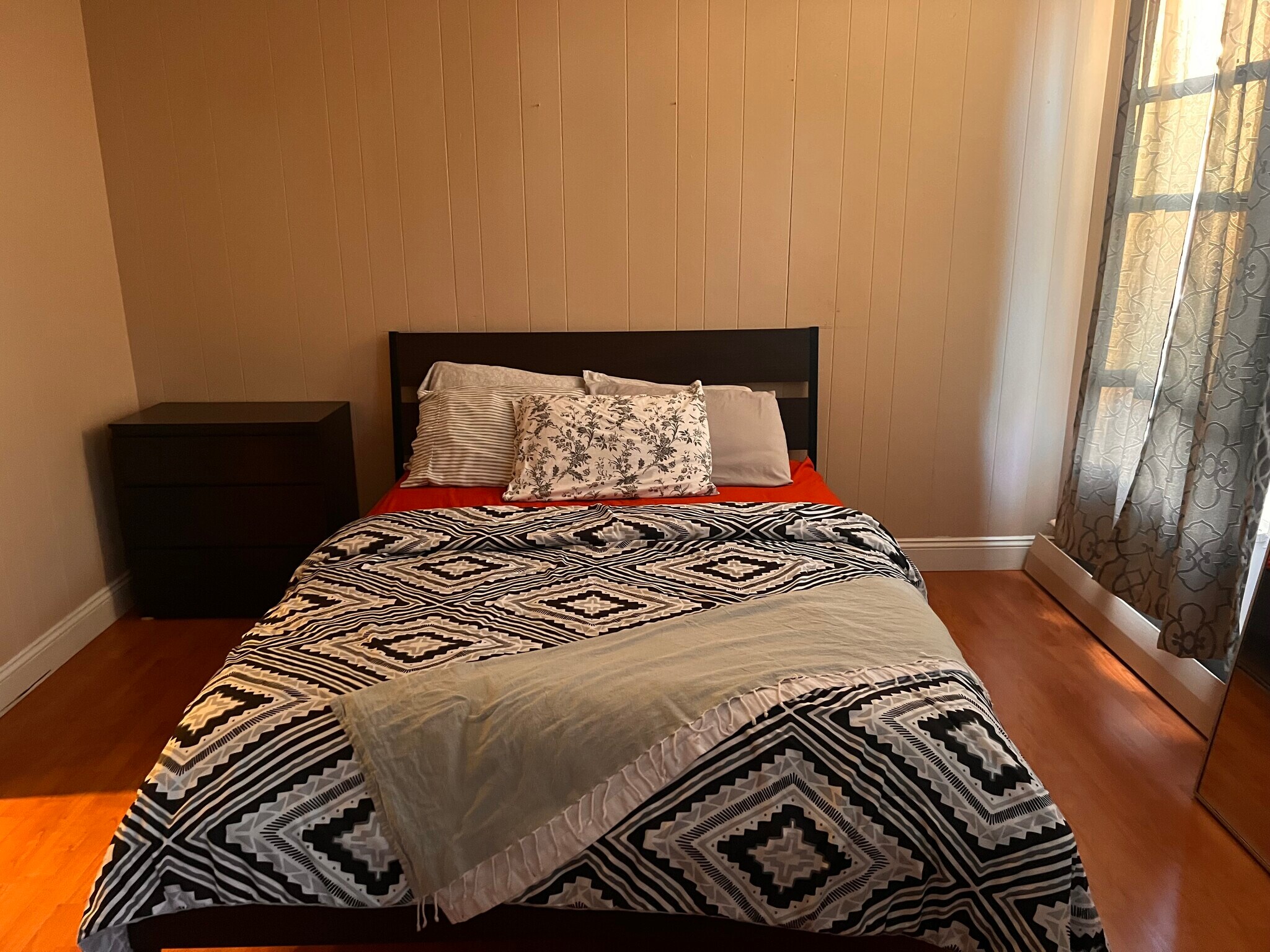 Building Photo - 71 Warren St