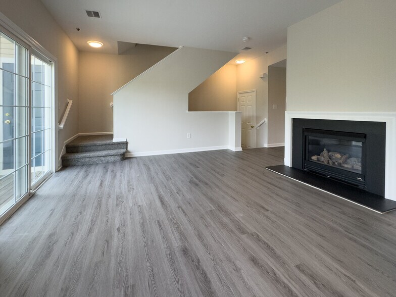 Building Photo - 942 Nittany Ct
