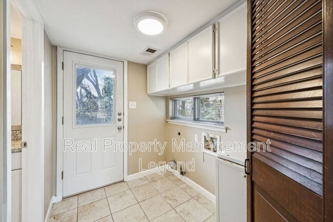 Building Photo - 2017 Durham St