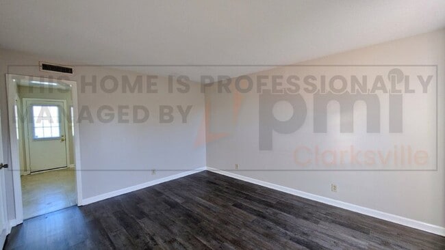 Building Photo - 1531 E Knollwood Cir