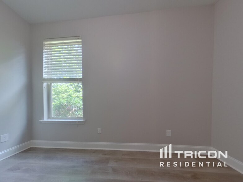 Building Photo - 239 Huntleigh Chase Dr