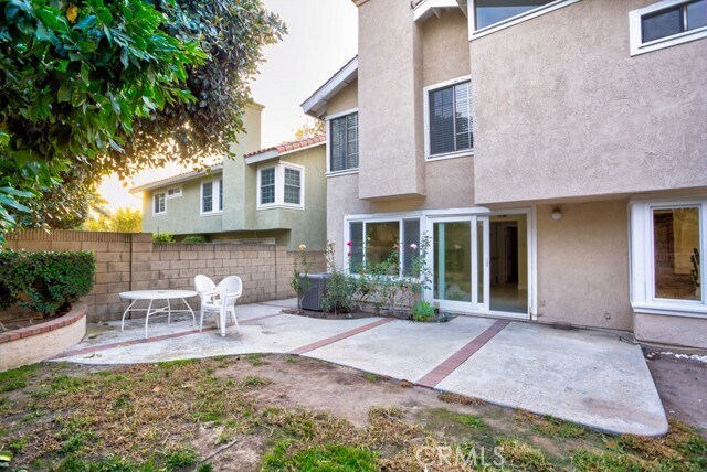 Building Photo - 9 Sharpsburg