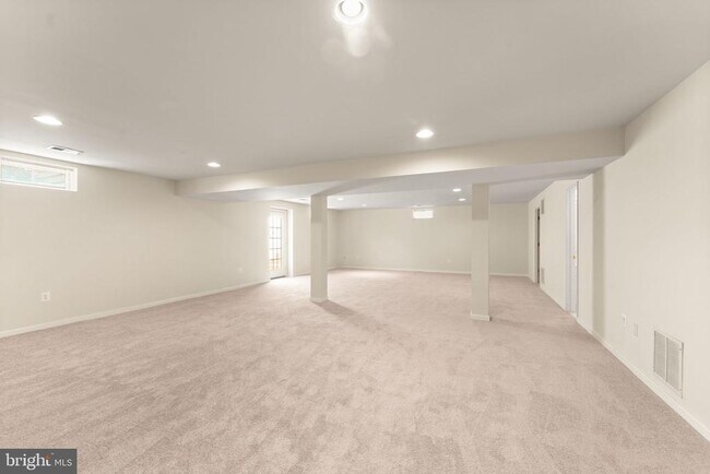 Building Photo - 8309 Double Eagle St
