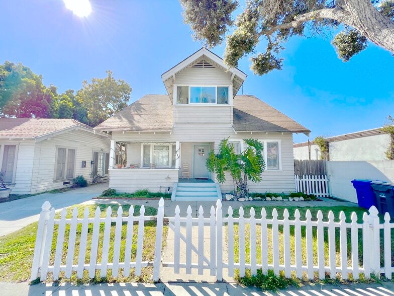 Building Photo - 235 S Pacific Coast Hwy