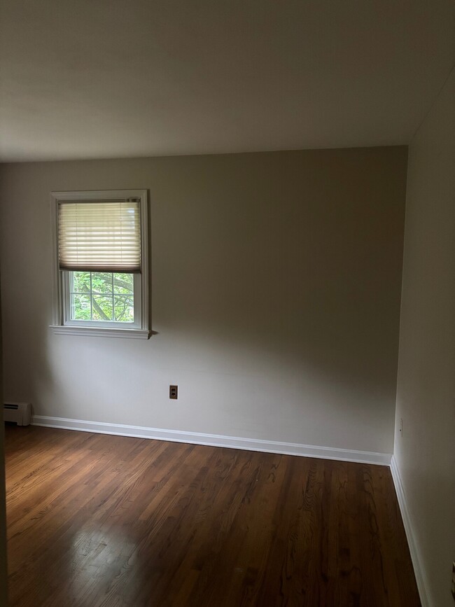 Building Photo - 3302 Heritage Dr