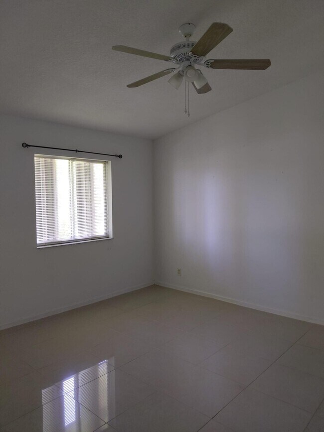 Building Photo - 4524 Oak Terrace Dr