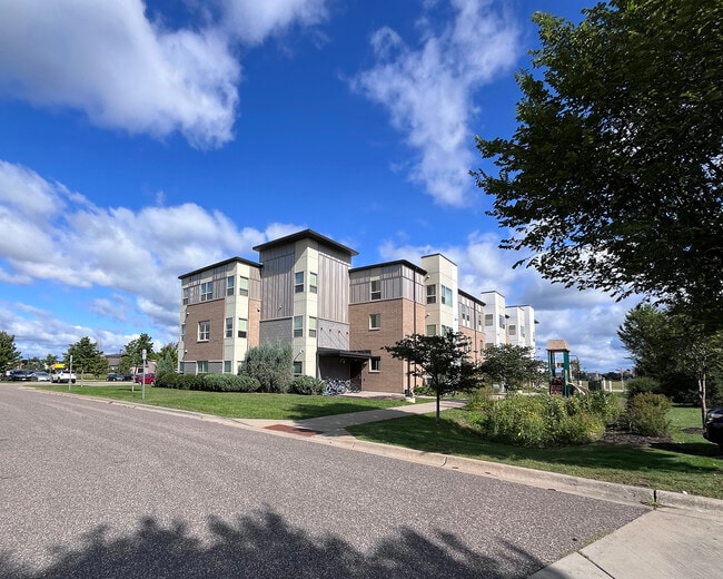 Building Photo - Sunwood Village