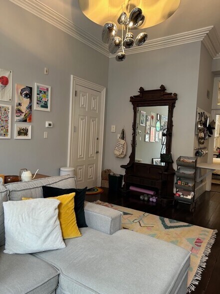 Building Photo - 277 S 4th St