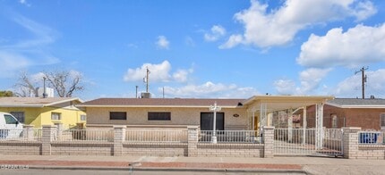 Building Photo - 252 Trinity Pl