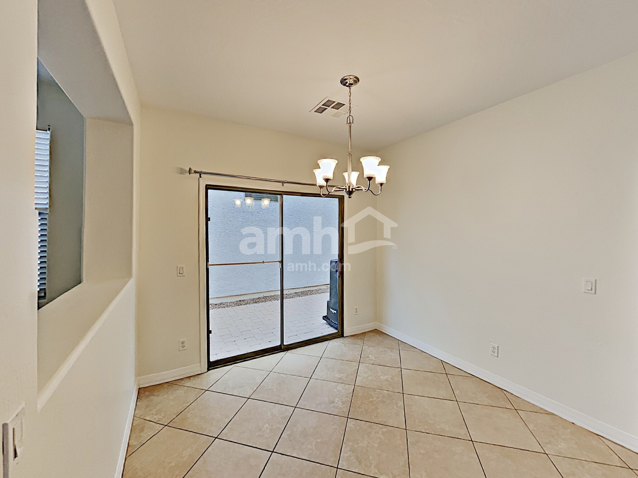 Building Photo - 3843 E Santa Fe Ln