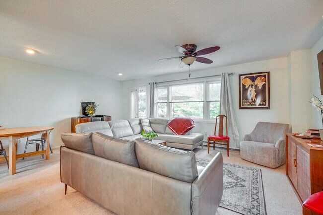 Building Photo - 109 Hawley Ave