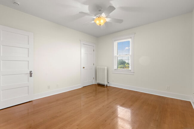 Building Photo - 18 Wessels Pl