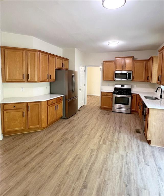 Building Photo - 350 Laurel Glen Crossing