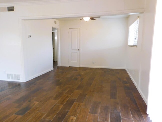 Building Photo - 1045 Oxford Ave