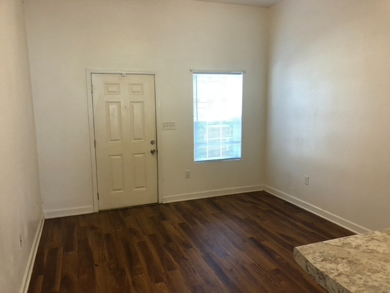 Building Photo - 418-420 Cir H Dr