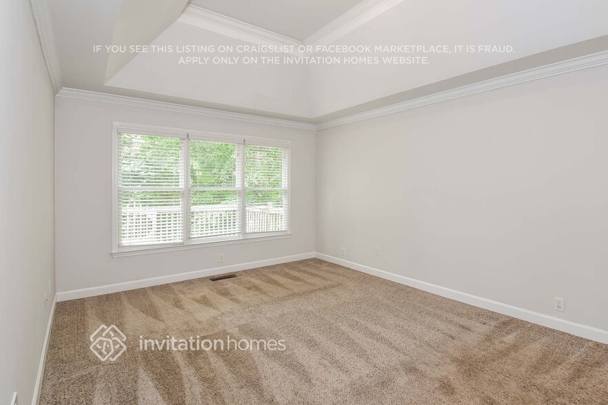 Building Photo - 2196 Woodbriar Dr