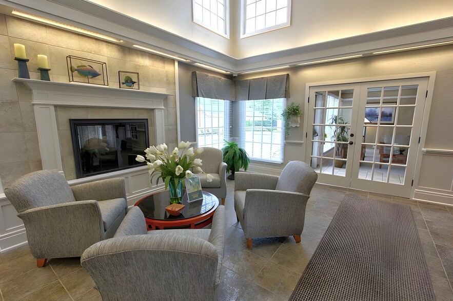 Building Photo - Country Club Manor